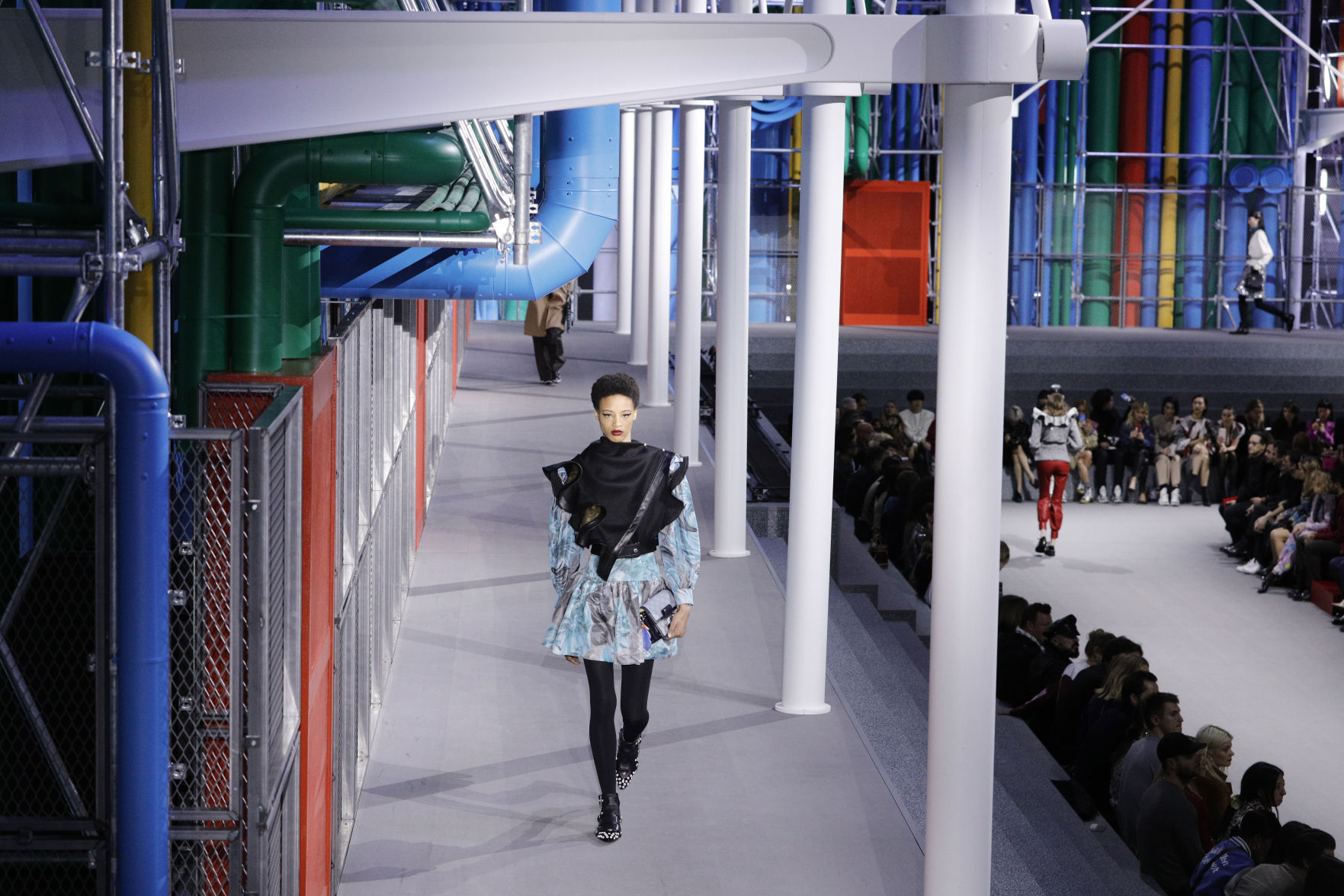 Paris Fashion 2019 F/W Vuitton